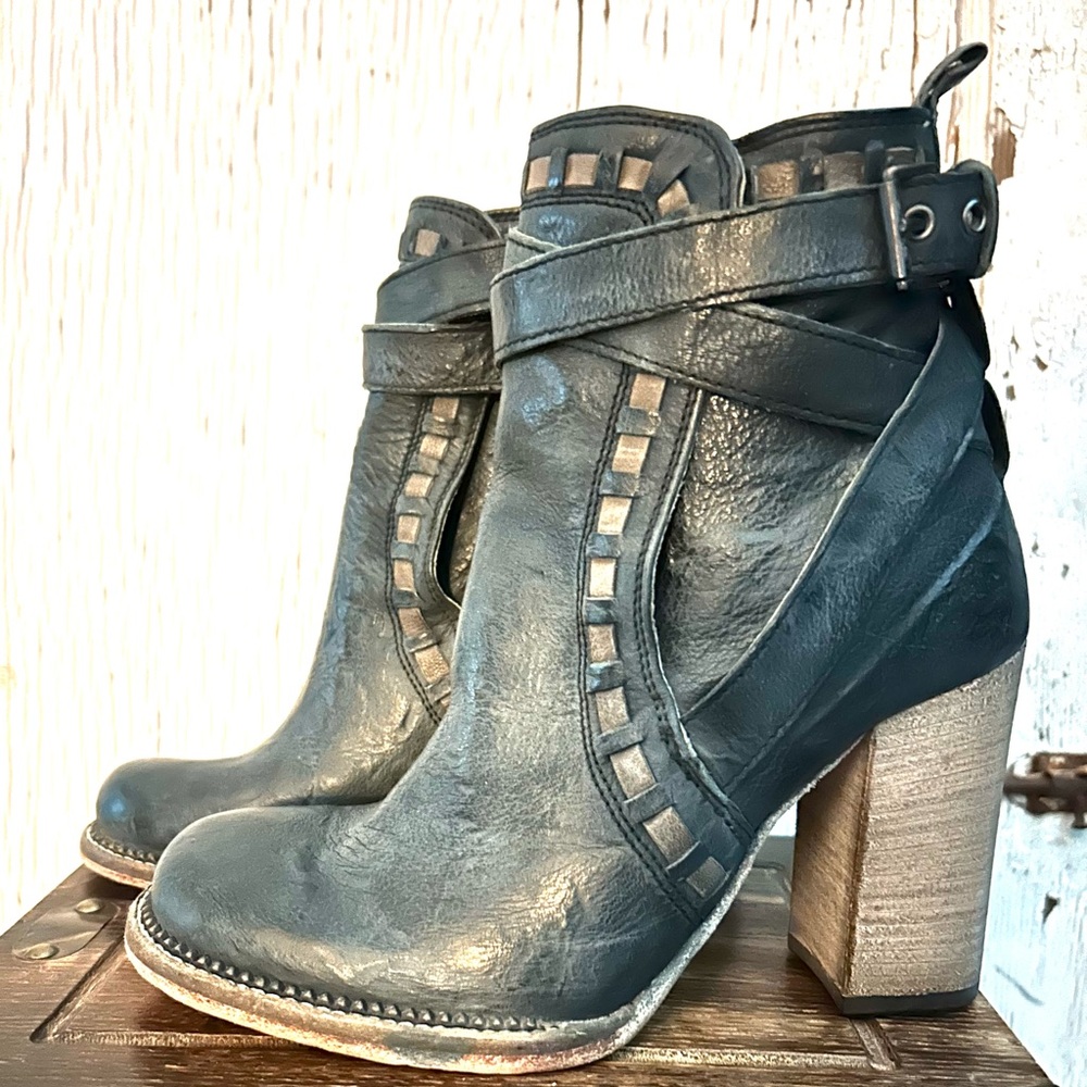 ♥️Free People Heirloom Heel Black Noir‎ Wrap Boots-NWT♥️